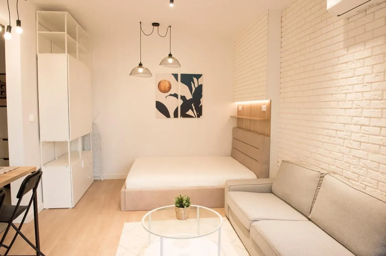 Top Center Designer Studio Apartment Sofia 0*,